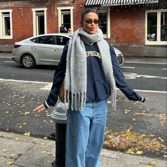 Loro Piana Womens 100% Cashmere Large "Unita" Scarf light grey - Picture 6 of 9